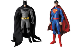 Illustration for article titled These Toys Make Batman and Superman's New 52 Suits Actually Look Good